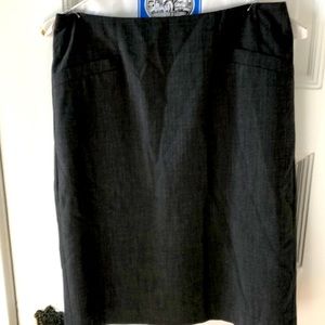 Halogen Pencil Skirt grey tic pattern size 2
